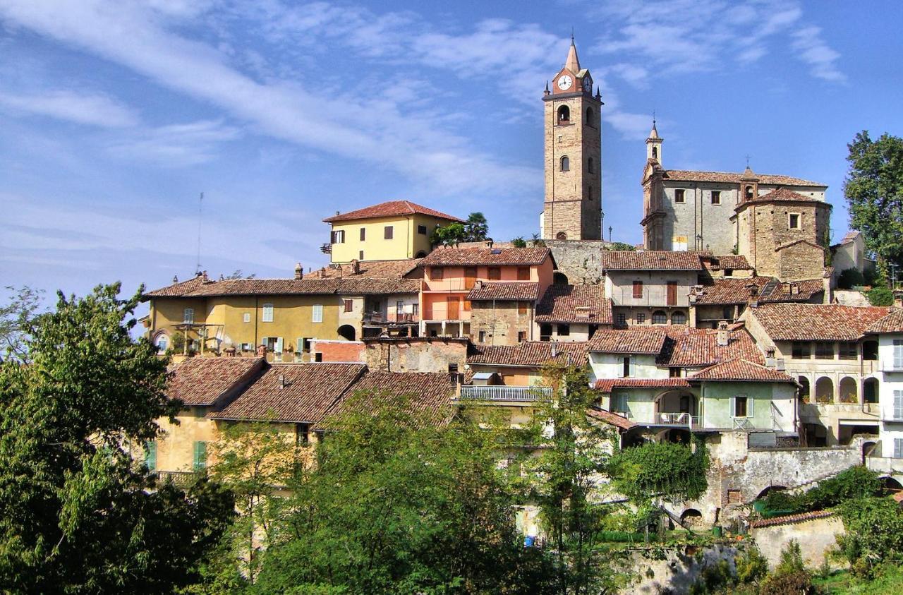 Le Case Della Saracca Monforte dʼAlba Exteriör bild