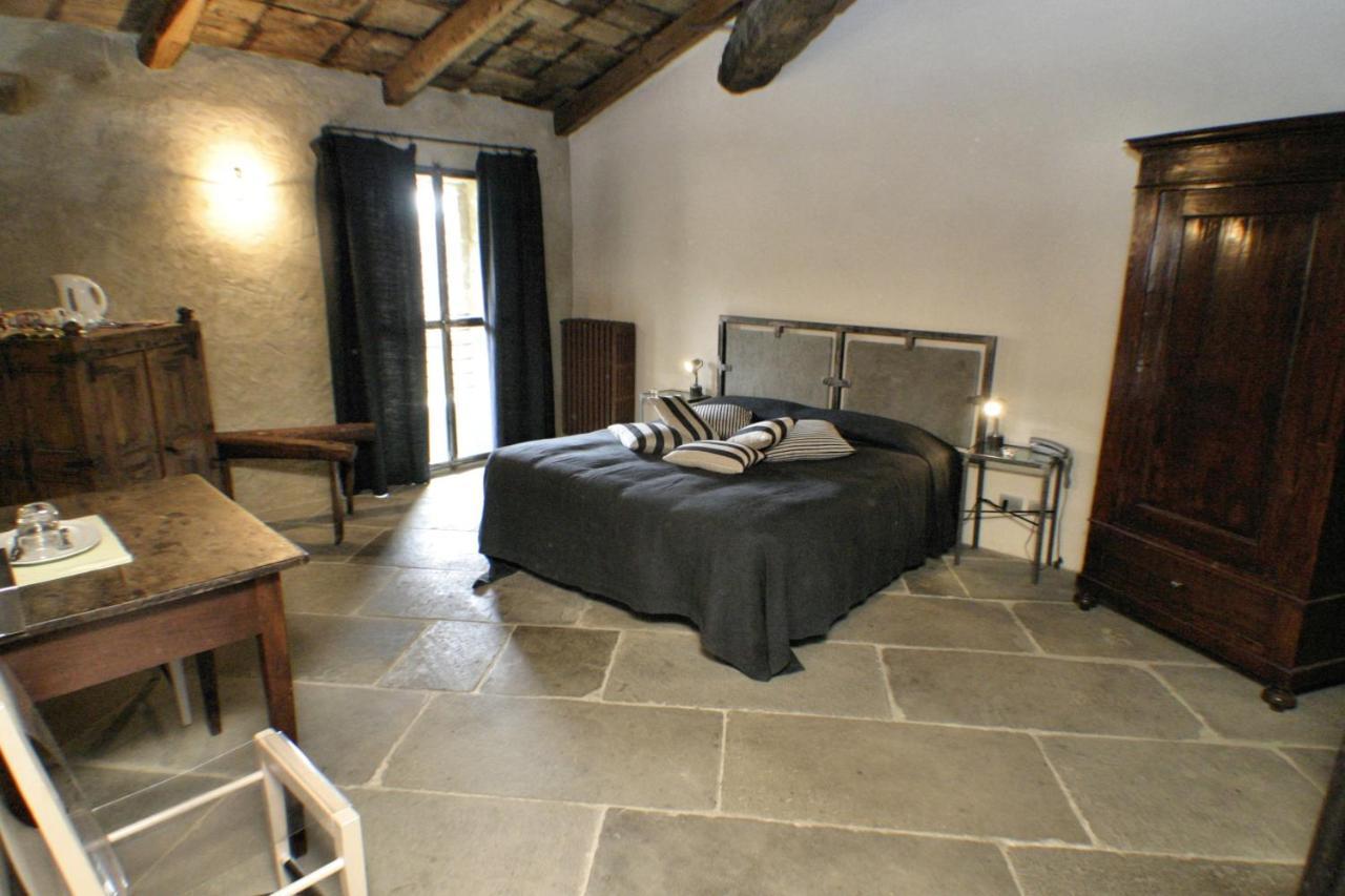 Le Case Della Saracca Monforte dʼAlba Exteriör bild